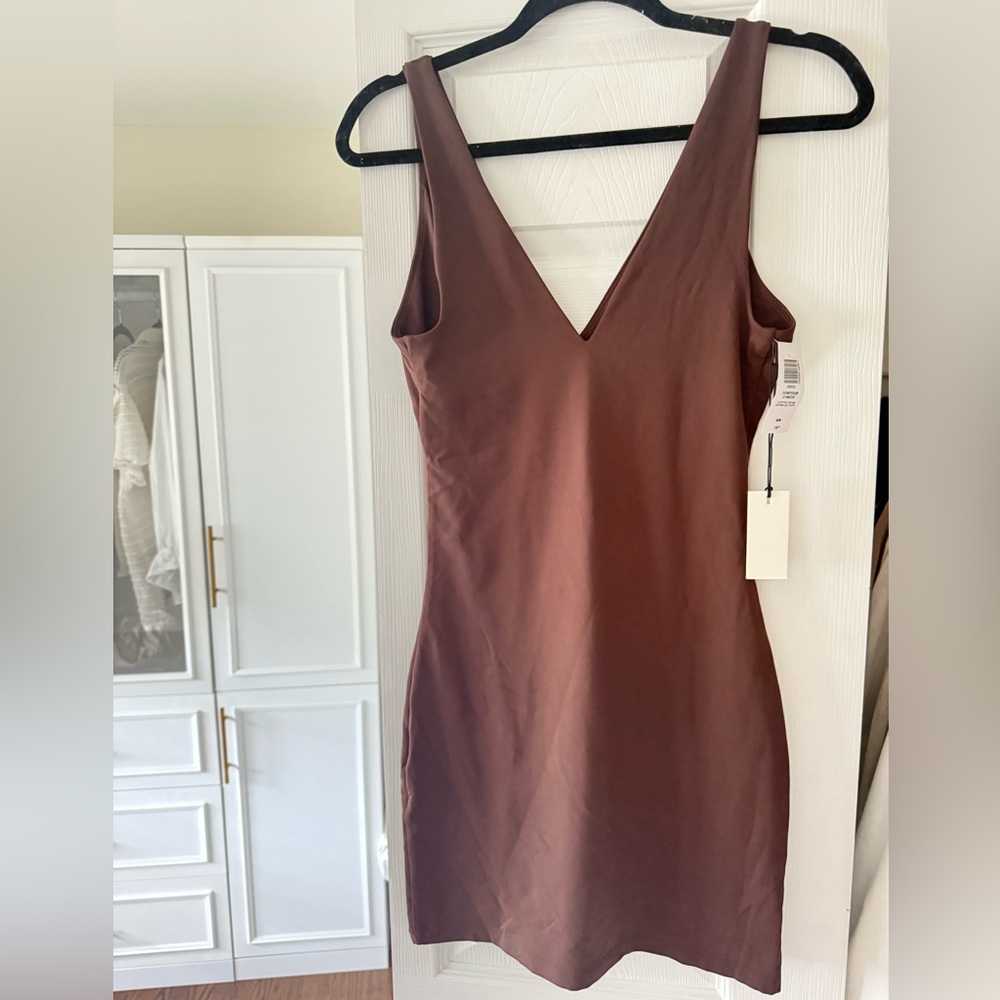 Brand new never worn Aritzia bodycon dress